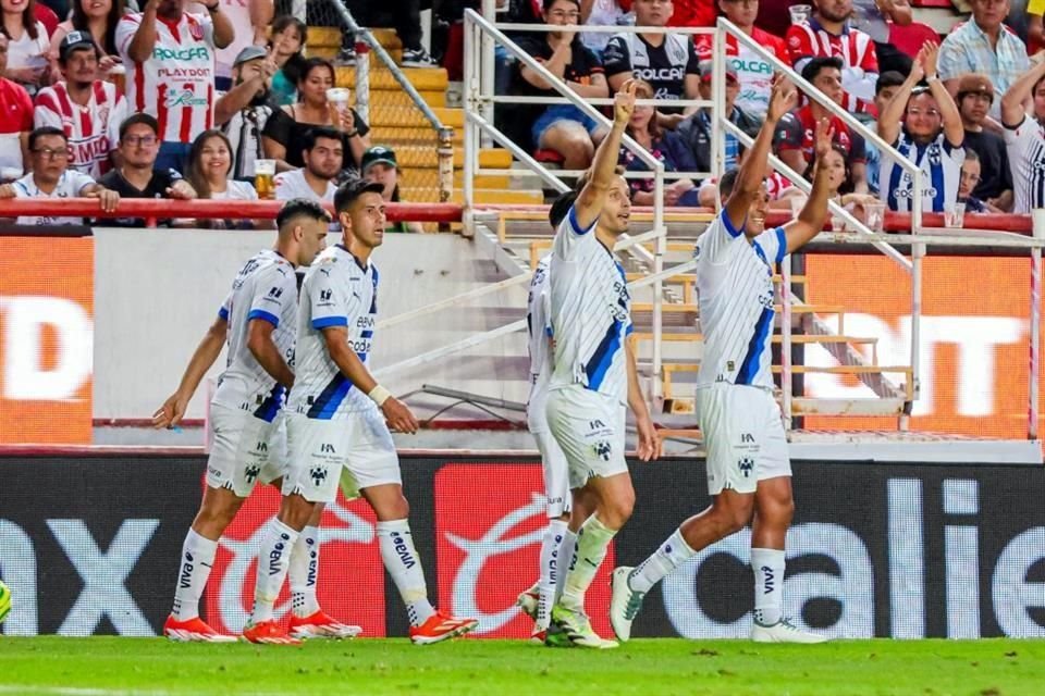 Rayados se destapó con cinco goles y escaló al cuarto puesto.