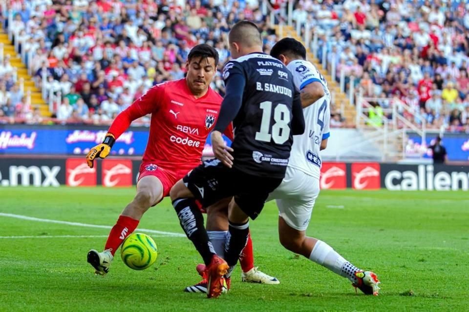 Luis Cárdenas fue titular en el encuentro en lugar de Esteban Andrada.