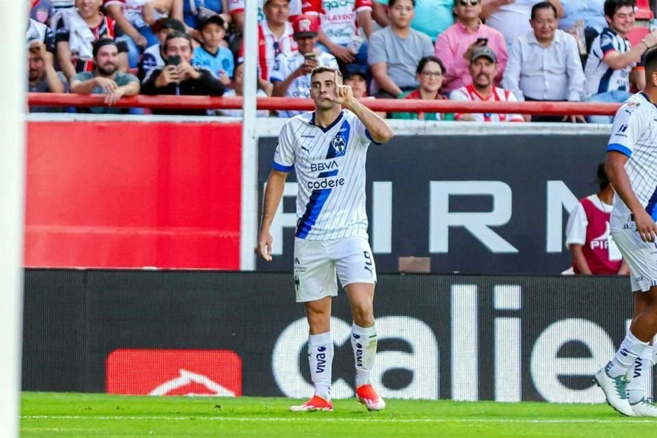 Germán Berterame contribuyó en la goleada al Necaxa tras anotar el primero del partido.