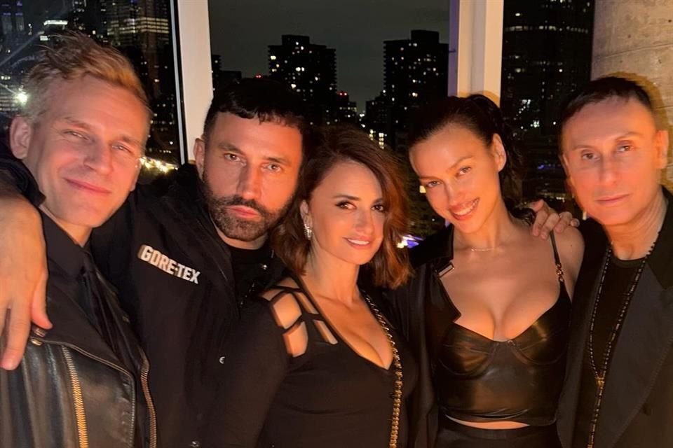 Entre los invitados también estuvieron la modelo Irina Shayk y el diseñador Riccardo Tisci.