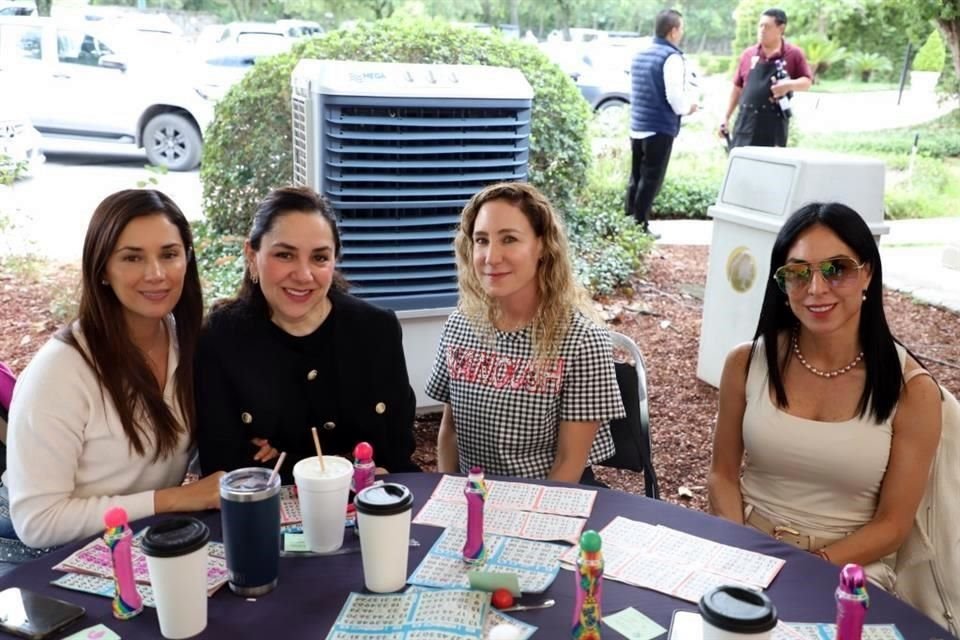 Dafne Aguilar, Sandra Treviño, Cindy Knight y Brenda Knight