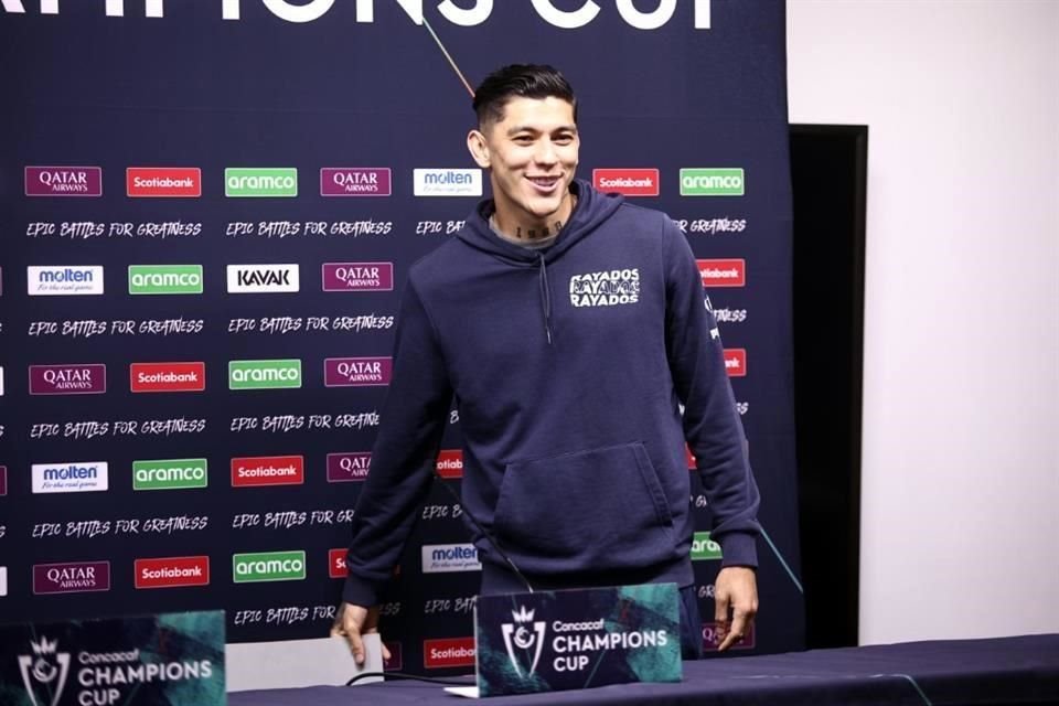 El lateral izquierdo de Rayados atendió a la prensa en la conferencia previa al duelo de mañana.