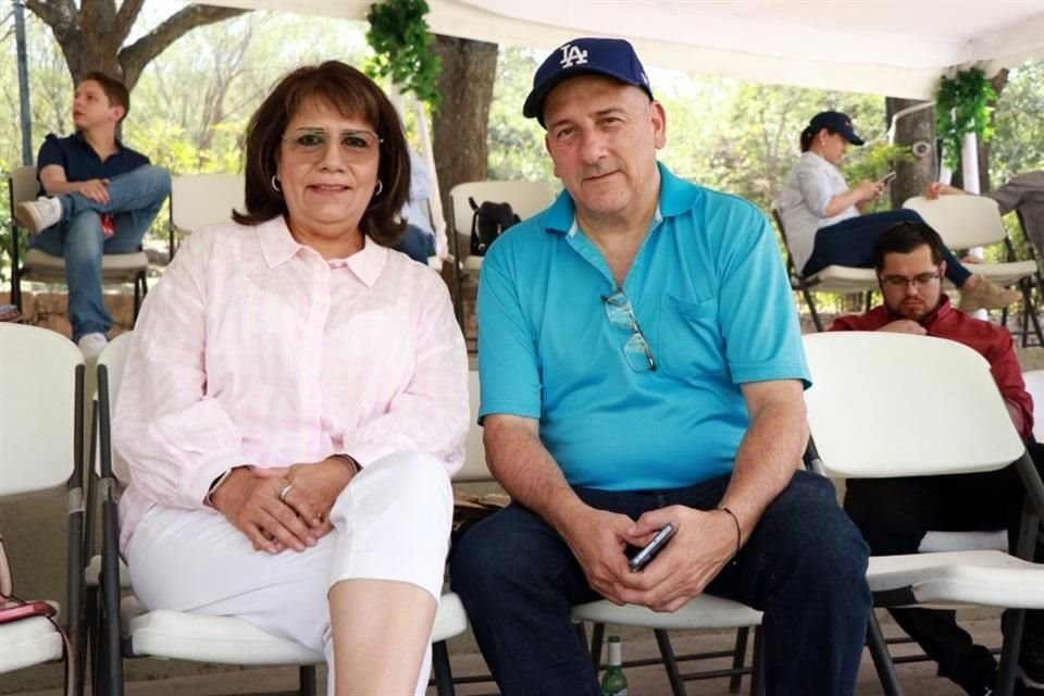 Yolanda Piña y César Guajardo