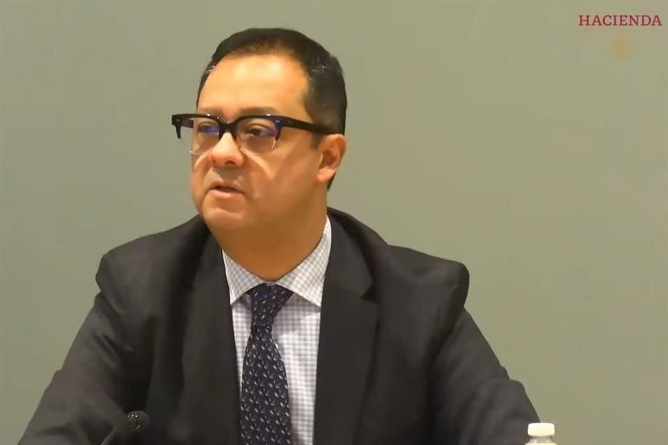 Yorio dijo que entre las opciones para absorber la deuda de Pemex podrían estar la recompra de bonos, la emisión de deuda soberana y continuar la reducción de impuestos.