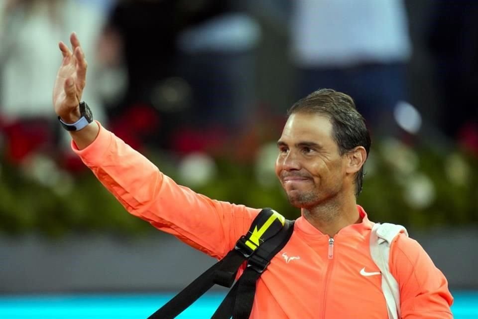 Rafael Nadal se despidió con una sonrisa de la afición de Madrid.