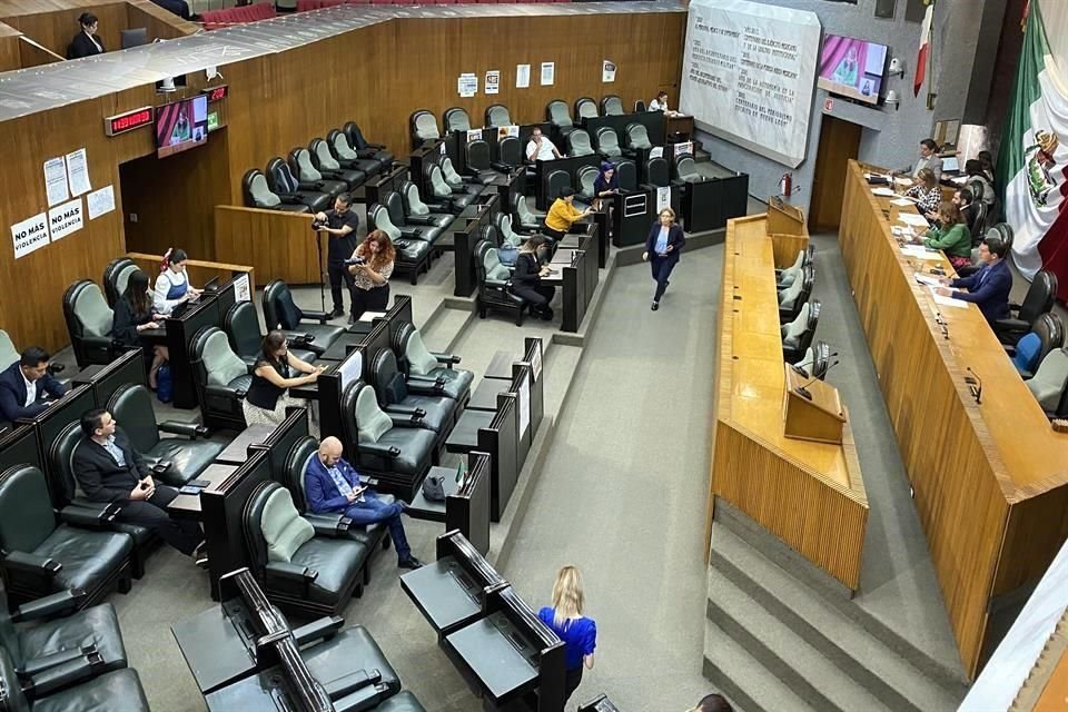 A la sesión de ayer llegaron 26 Diputados.