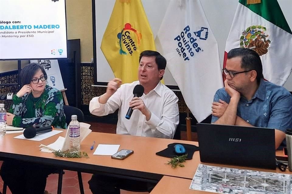 El candidato de ESO, Adalberto Madero, tuvo ayer una reunión con vecinos, en el Centro Cívitas. 