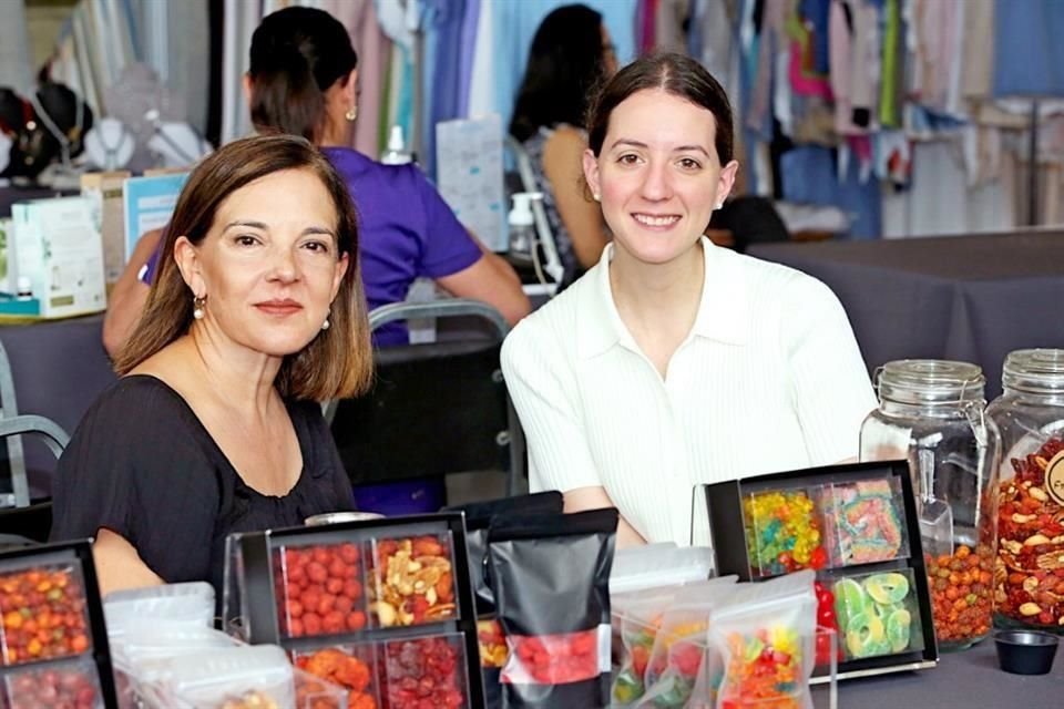 Rosario Canales y Ana Sofía Benavides