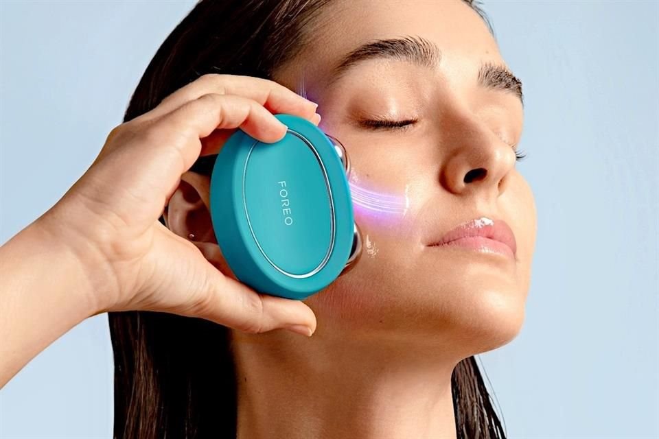 Foreo cuenta con opciones para limpiar, estirar, hidratar, proteger y rejuvenecer el rostro.