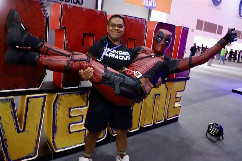 Si alguien no puede faltar es el irreverente Deadpool.