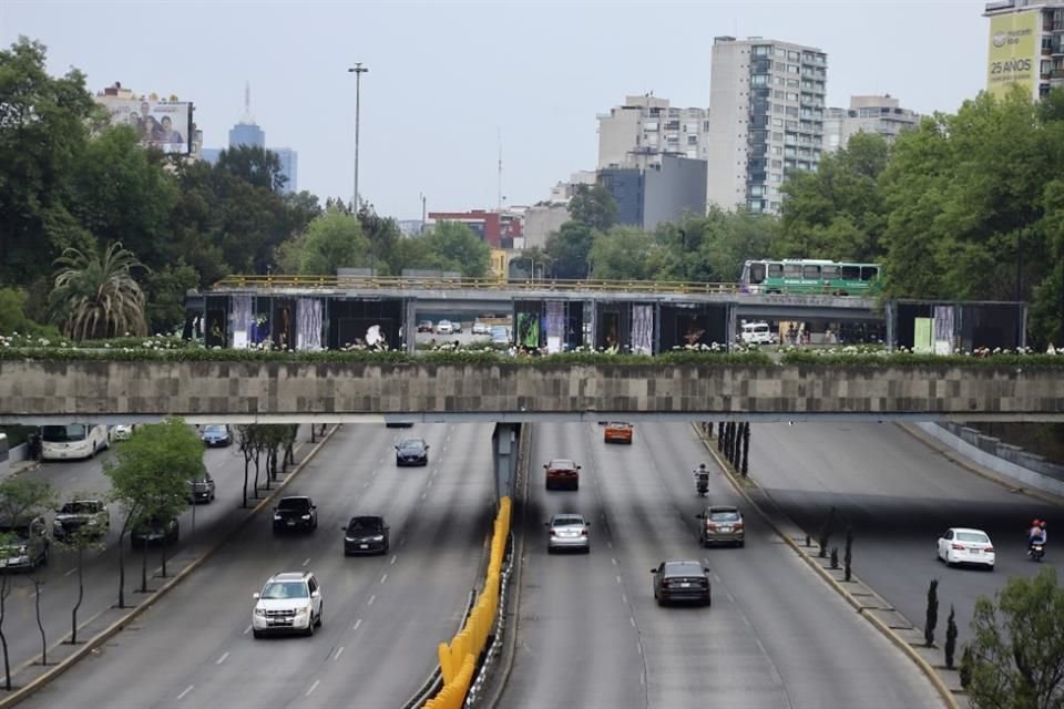 El sistema de alta presión perdió intensidad reduciendo la estabilidad atmosférica con incremento en la ventilación en el Valle de México y permitiendo la formación de nubes.