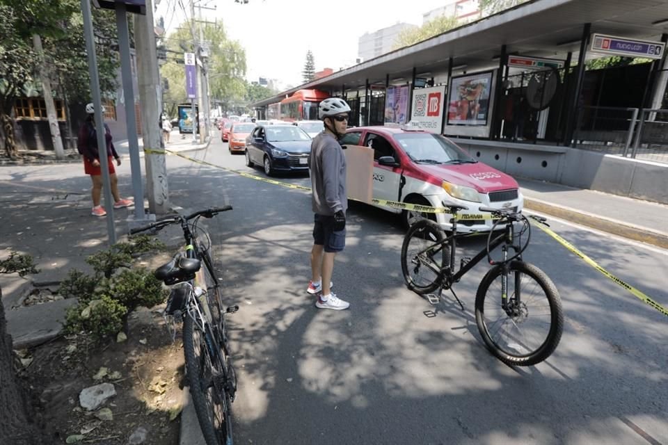 Activistas realizaron una valla ciclista en diferentes puntos de la ciclovía emergente de Eje 4 Sur, en exigencia de que se oficialice.