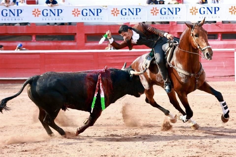 Emiliano Gamero cautivó a los asistentes en la Monumental Monterrey.