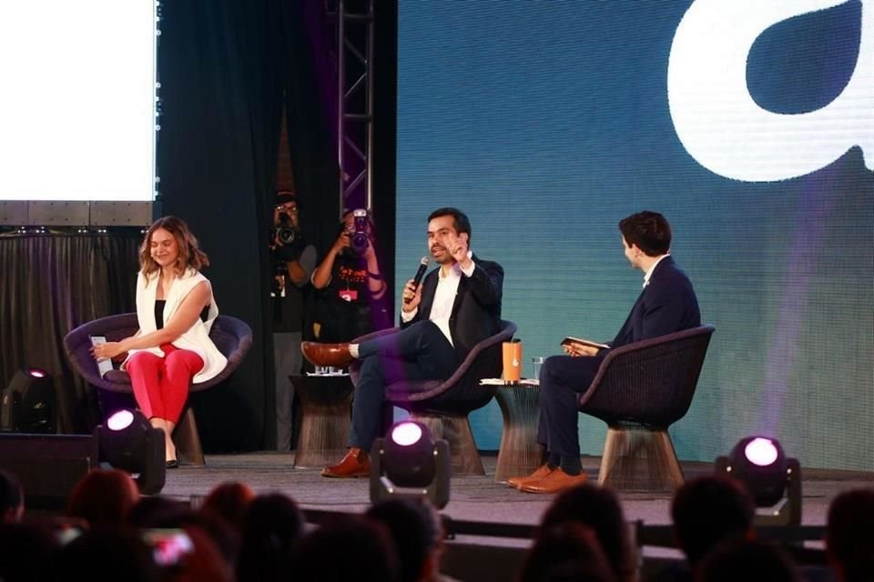 Jorge Álvarez Máynez acudió a un evento ante cientos de estudiantes del Tec de Monterrey.