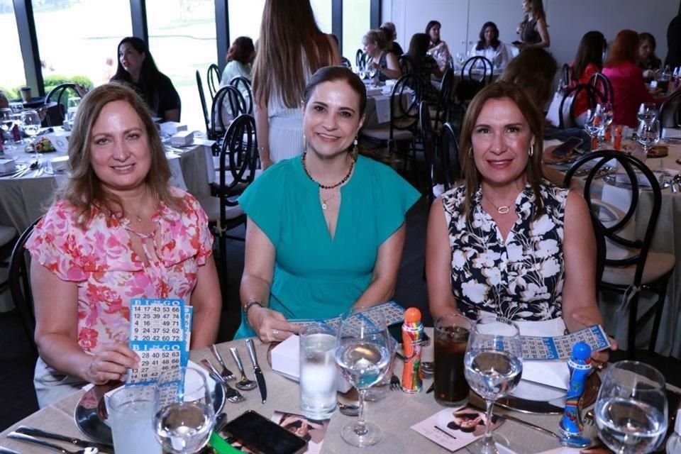 Laura Garza, Gabriela Delgado y Cecilia Arnáiz