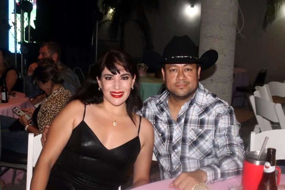 Rosángela Cuevas y Orlando Cruz