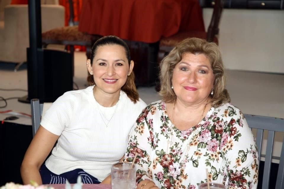 Nydia de Tueme y Nydia González