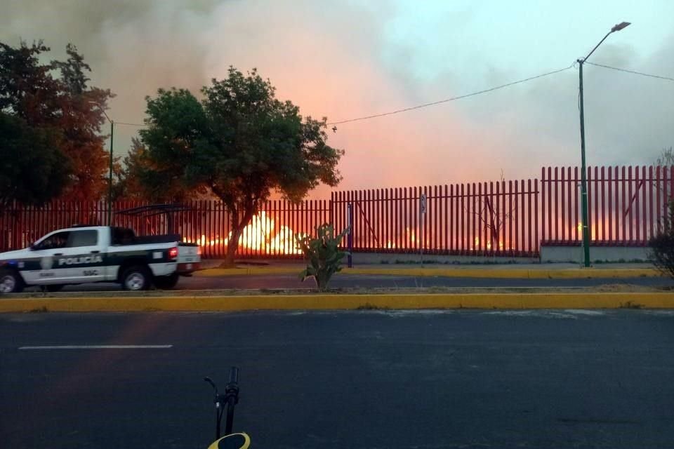 En redes, alumnos del plantel San Lorenzo Tezonco de la UACM compartieron videos del incendio.