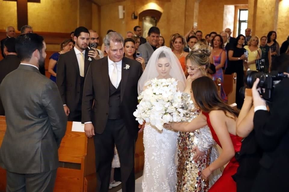 La novia con sus papás, Enrique Vargas y Graciela Elizondo de Vargas
