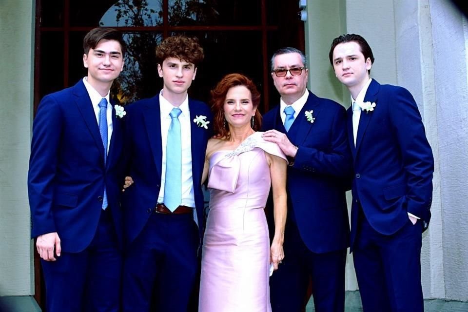 Joaquín González, José González, Netta Kormendy de González, Javier Martín González Fernández y Jacobo González