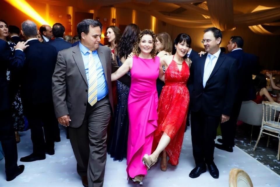 Virgilio Morales, Sandra Welsh, Patricia Welsh y Ricardo Villarreal