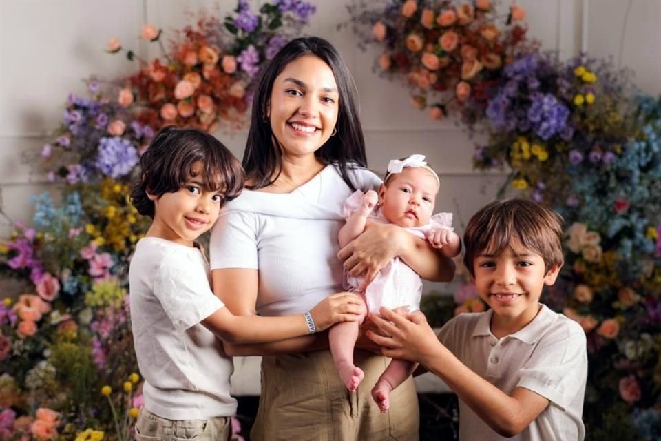 Gabriela Domene y sus hijos