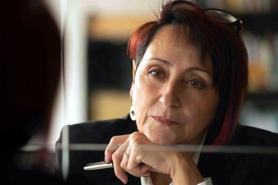 Elia Barceló vuelve a la novela policiaca ahora con una protagonista madura que se enfrenta a los fantasmas del pasado.