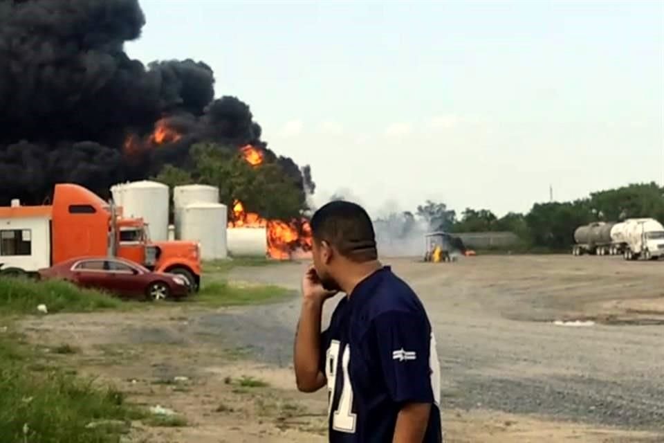 El siniestro se reportó minutos antes de las 18:00 horas en un predio cercano a la empresa Grupo Nort, que está sobre la Autopista a Reynosa, cerca de la segunda caseta de cobro.