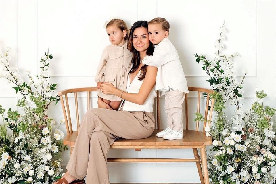 Bárbara Hauser de Guerra con Raquel y Bernardo Guerra Hauser