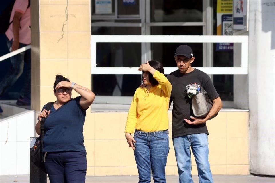 El calor sofocó a los ciudadanos en Monterrey, en una jornada de altas temperaturas.