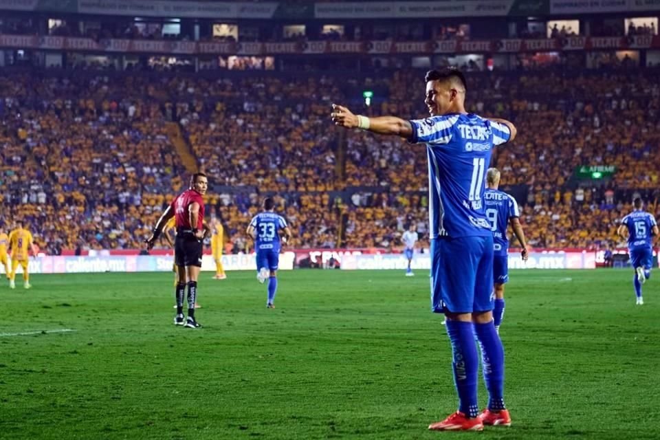 Maxi Meza marcó el 2-1 en el arranque del segundo tiempño.