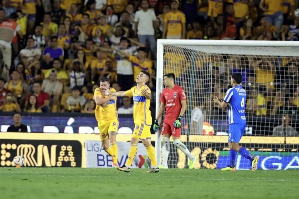 Más de las acciones del triunfo de Rayados 2-1 sobre Tigres en la ida de Cuartos de Final.