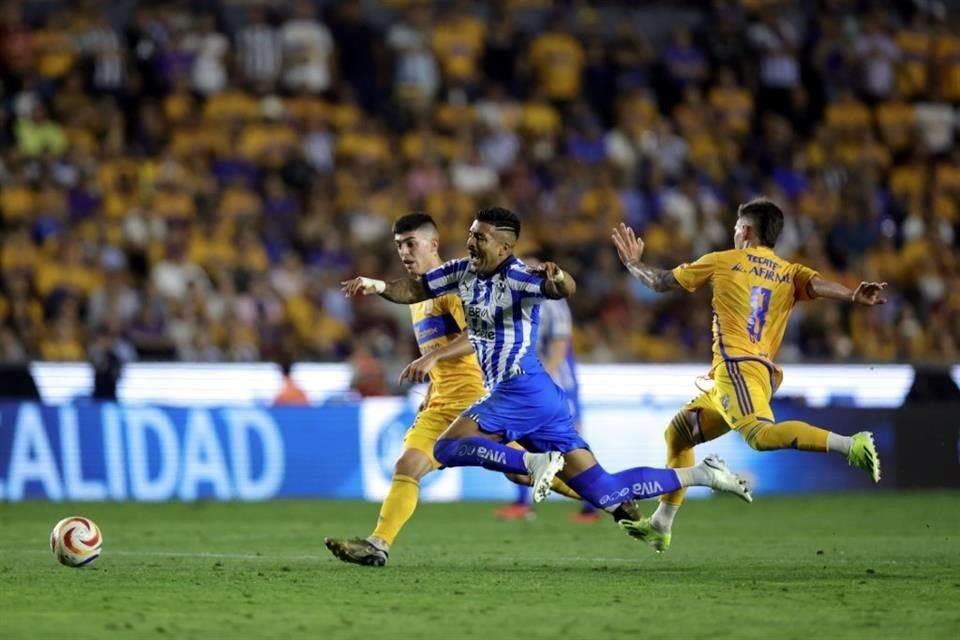 Más de las acciones del triunfo de Rayados 2-1 sobre Tigres en la ida de Cuartos de Final.