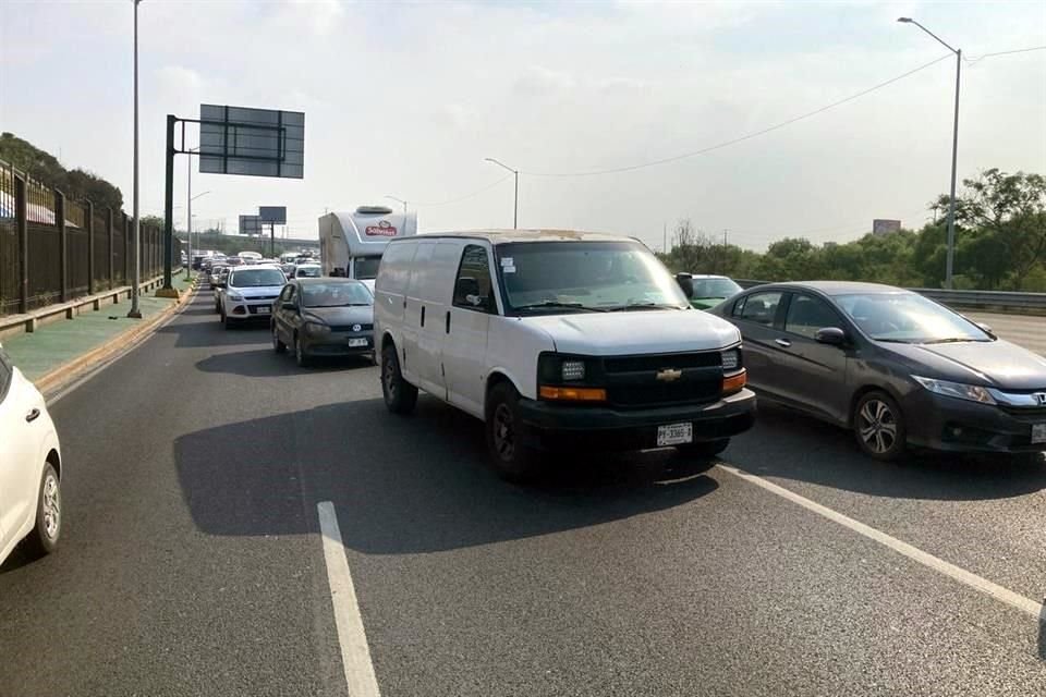 El accidente provocó congestionamiento vial en la Avenida Constitución.