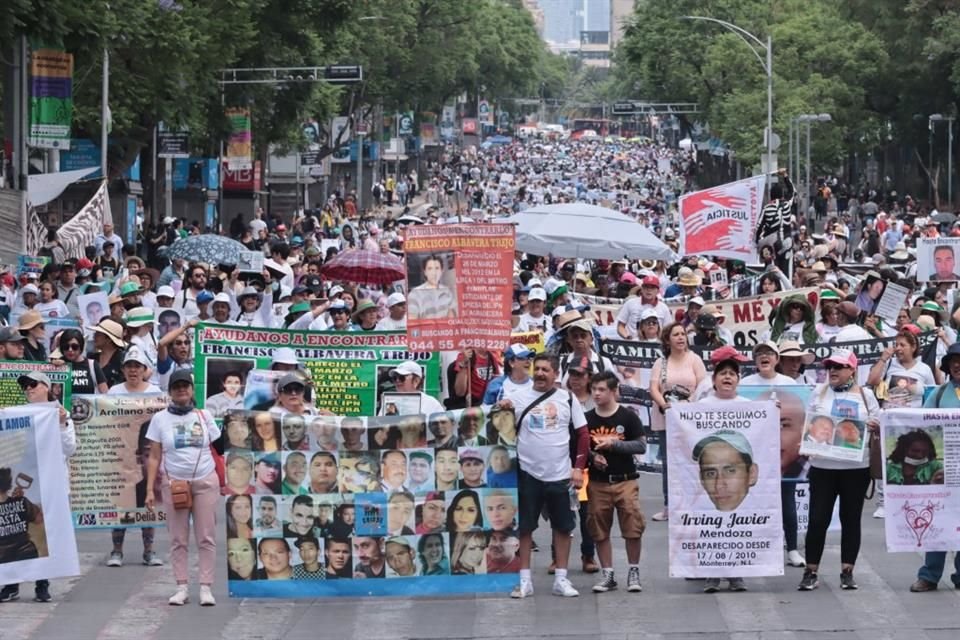 Entre consignas de 'El 10 de mayo no es de fiesta, es de lucha', colectivos de todo el País marcharon por primera vez para pedir la unificación a nivel nacional de familias buscadoras.