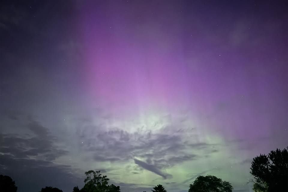 En algunos lugares de Estados Unidos, las auroras también fueron vistas.