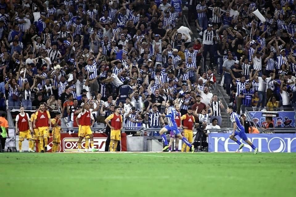 La locura se desató en el Estadio Monterrey.