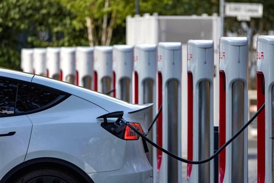 La disolución del equipo de Supercharger por parte de Elon Musk sorprendió al sector de vehículos eléctricos en general.