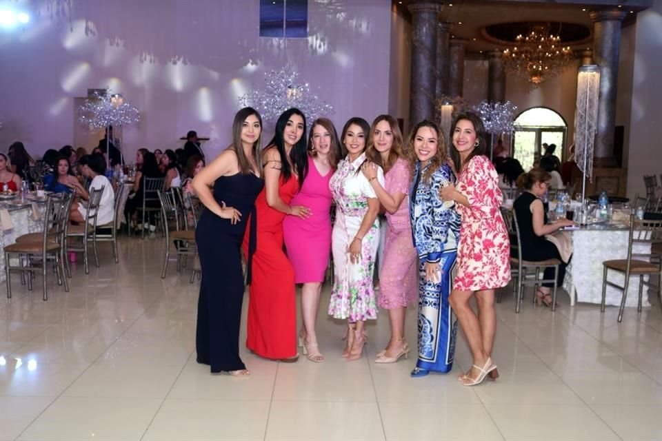 Dennise Domínguez, Alba Vargas, Zoe Escamilla, Merari Ponce, Ale Gamboa de Elizondo, Alejandra Camacho y Alejandra López