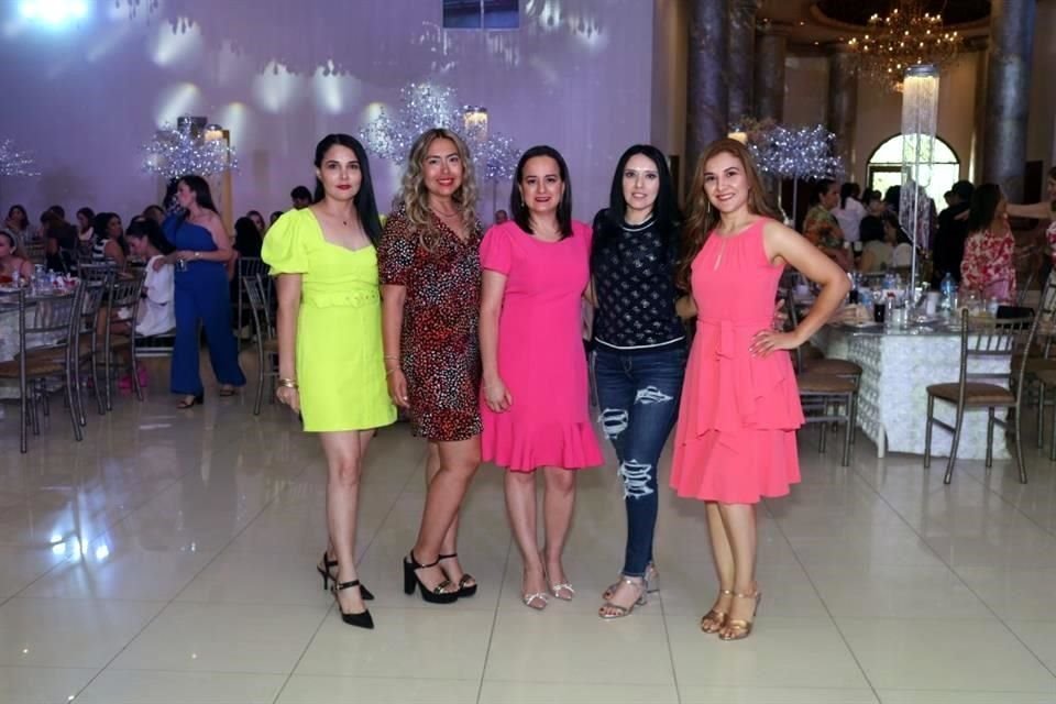 Karla Treviño, Dalia Pérez, Lety Rivera, Rosy Tapia y Elena Villarreal