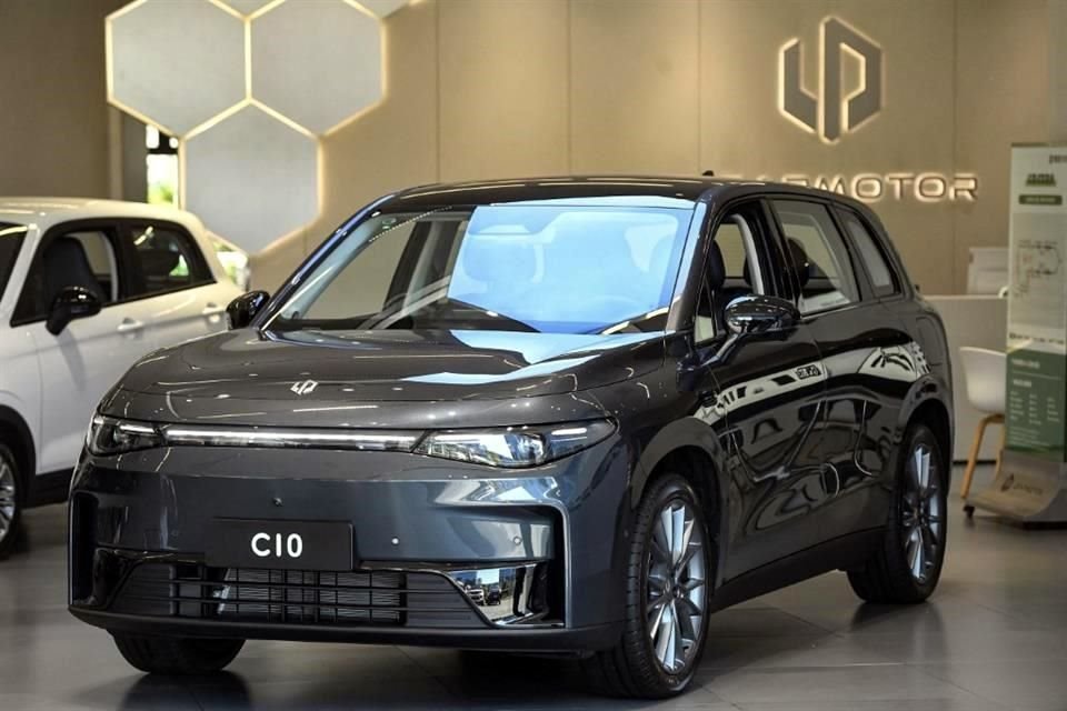 Una empresa conjunta del gigante automovilístico mundial Stellantis y la nueva empresa china de vehículos eléctricos Leapmotor comenzará a enviar automóviles a Europa en septiembre.