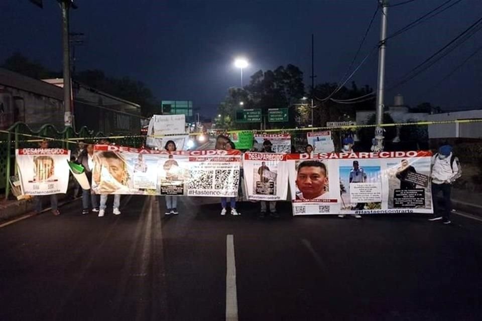 Los manifestantes se apostaron desde temprano en la vía, a la altura de El Caminero.