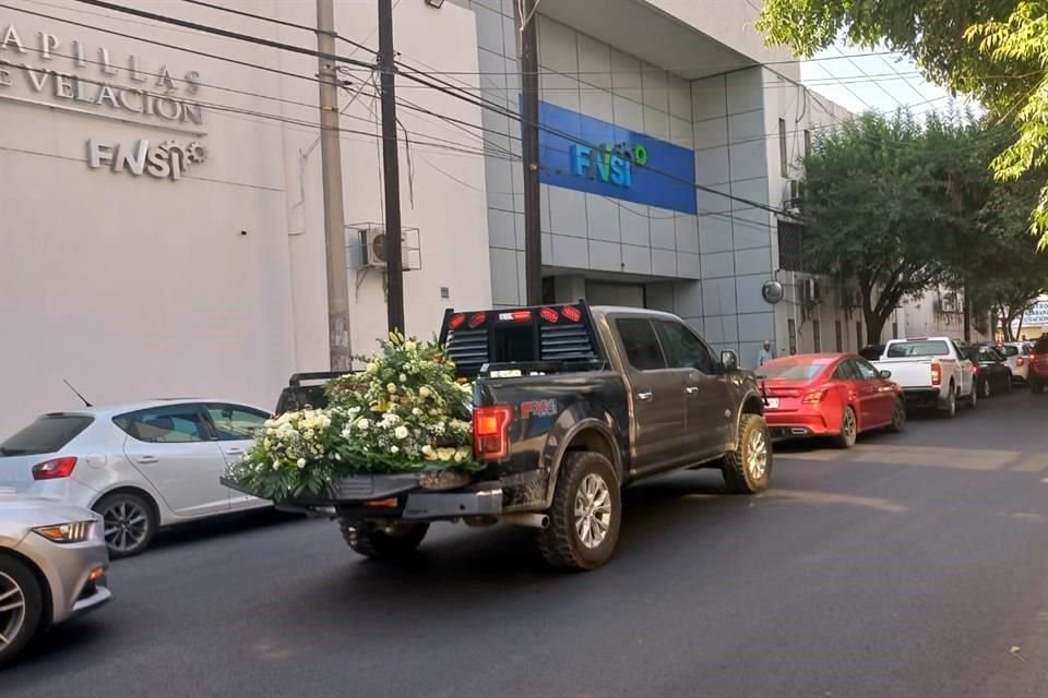 Tras ser velados en una capillas del Centro de la Ciudad, un cortejo fúnebre con los cuerpos de los menores salió rumbo al panteón San Jorge de la Avenida Lincoln.