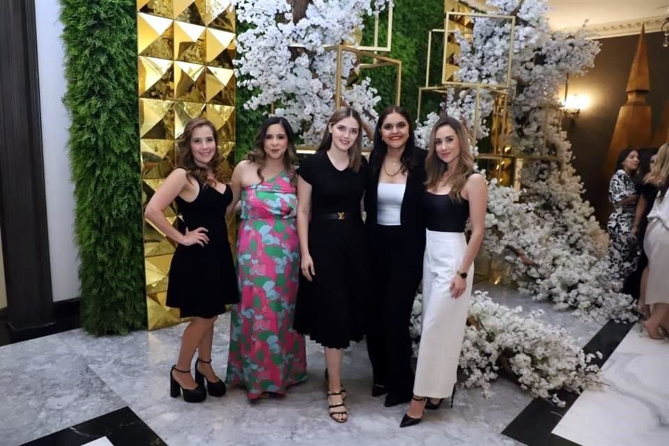 Pamela Arizpe, Gladys Galo, Carolina Plata, Alma de Siren y Diana Tijerina