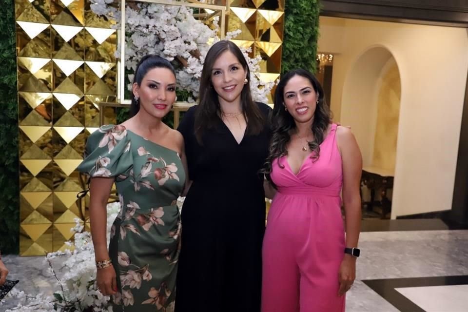 Lorena López, Denisse Contreras y Fernanda Cabrera