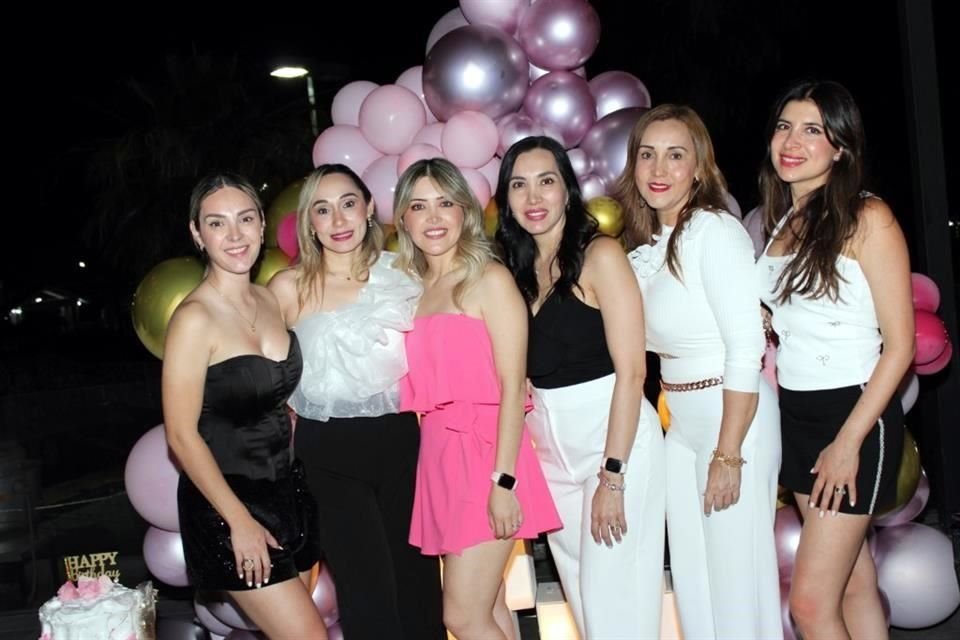 Sally Acuña, Ana Valdés, Perly Rivera, Mary Magaña, Dinorah Garibay y Erika de Lira