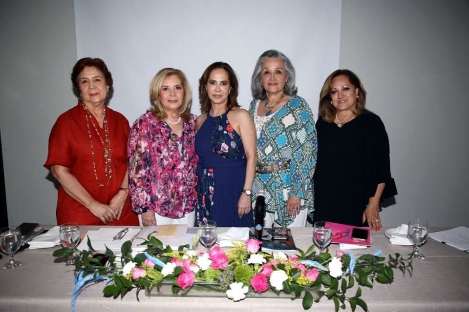 Sylvia Juárez de Castillo, Lizbeth Pérez de Gallegos, Julieta Santos de Sepúlveda, Isabel Montalvo y Cecilia Islas de Treviño