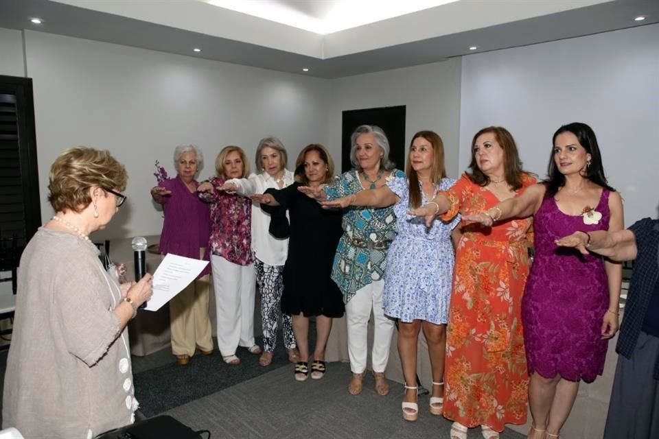 Tita de Villagómez, Idalia González, Lizbeth Pérez de Gallegos, Rosalba Arista de Pola, Cecilia Islas de Treviño, Isabel Montalvo, Ana Sofía Calderón, Sandra Garza de Neávez y Alicia Valenzuela