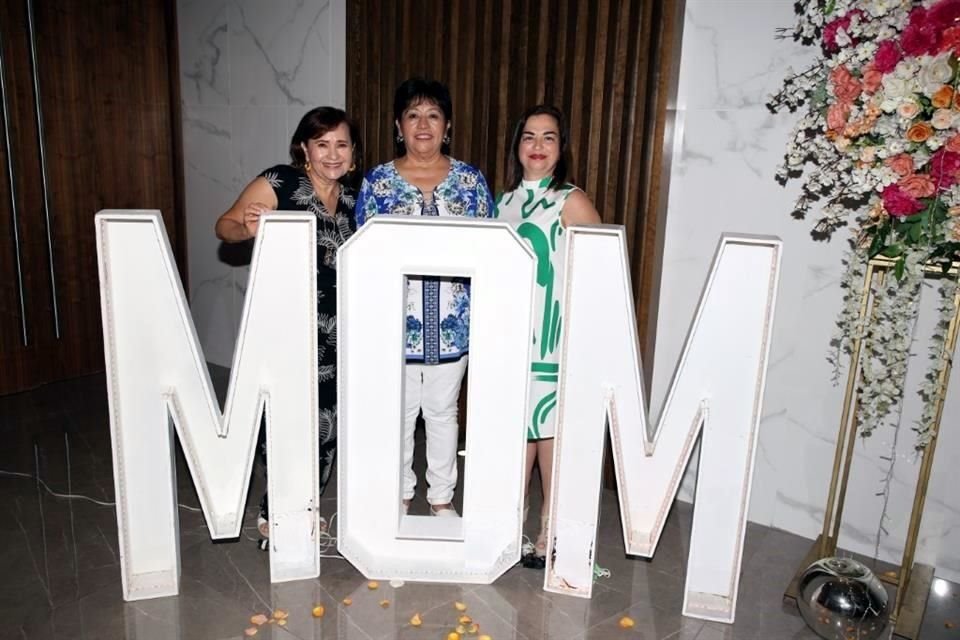 Idalia Pérez, Laura Marchand y Zulema Morales