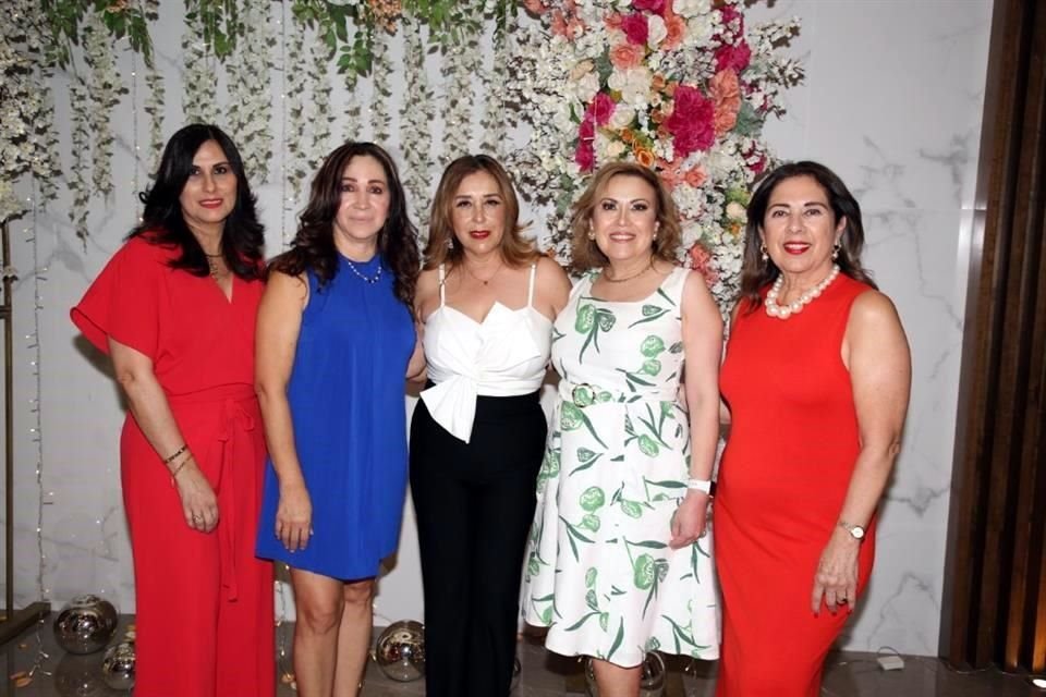 Mónica Dávila, Betty Camacho, Rebeca Gómez, Nora Moreno y Laura Lozano